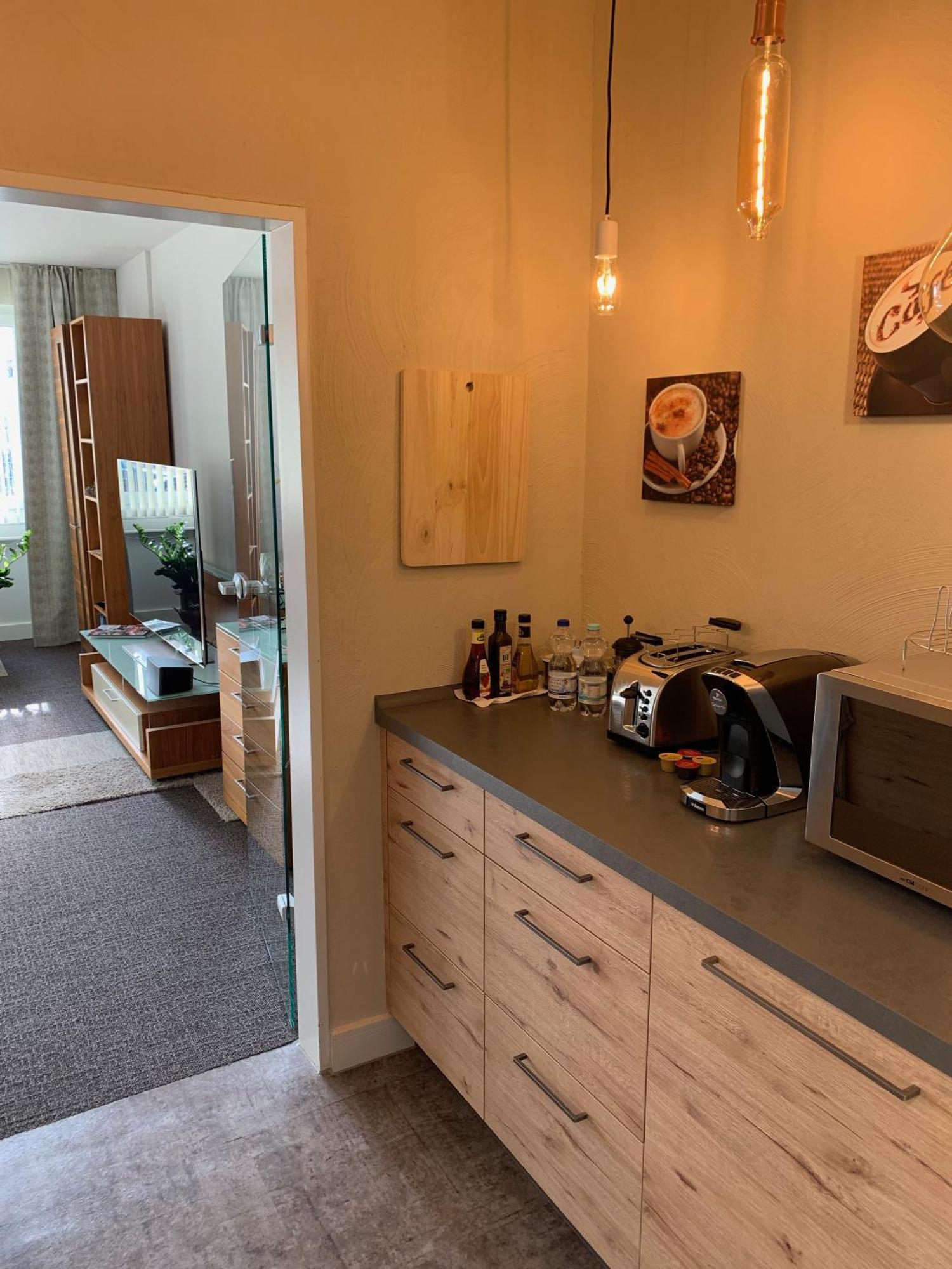 Besotel Erkrath- Schicke Fewo Oder Apartments Zentral Naehe Bahnhof Und Autobahn Im Neandertal Mit Glasfaser Wlan Und Freies Parken المظهر الخارجي الصورة